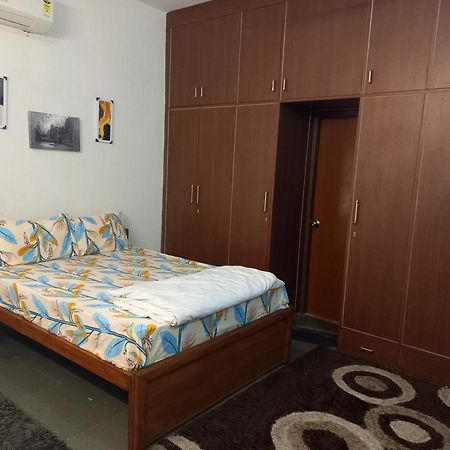 The English Gaon 4 Bhk Бхопал Экстерьер фото