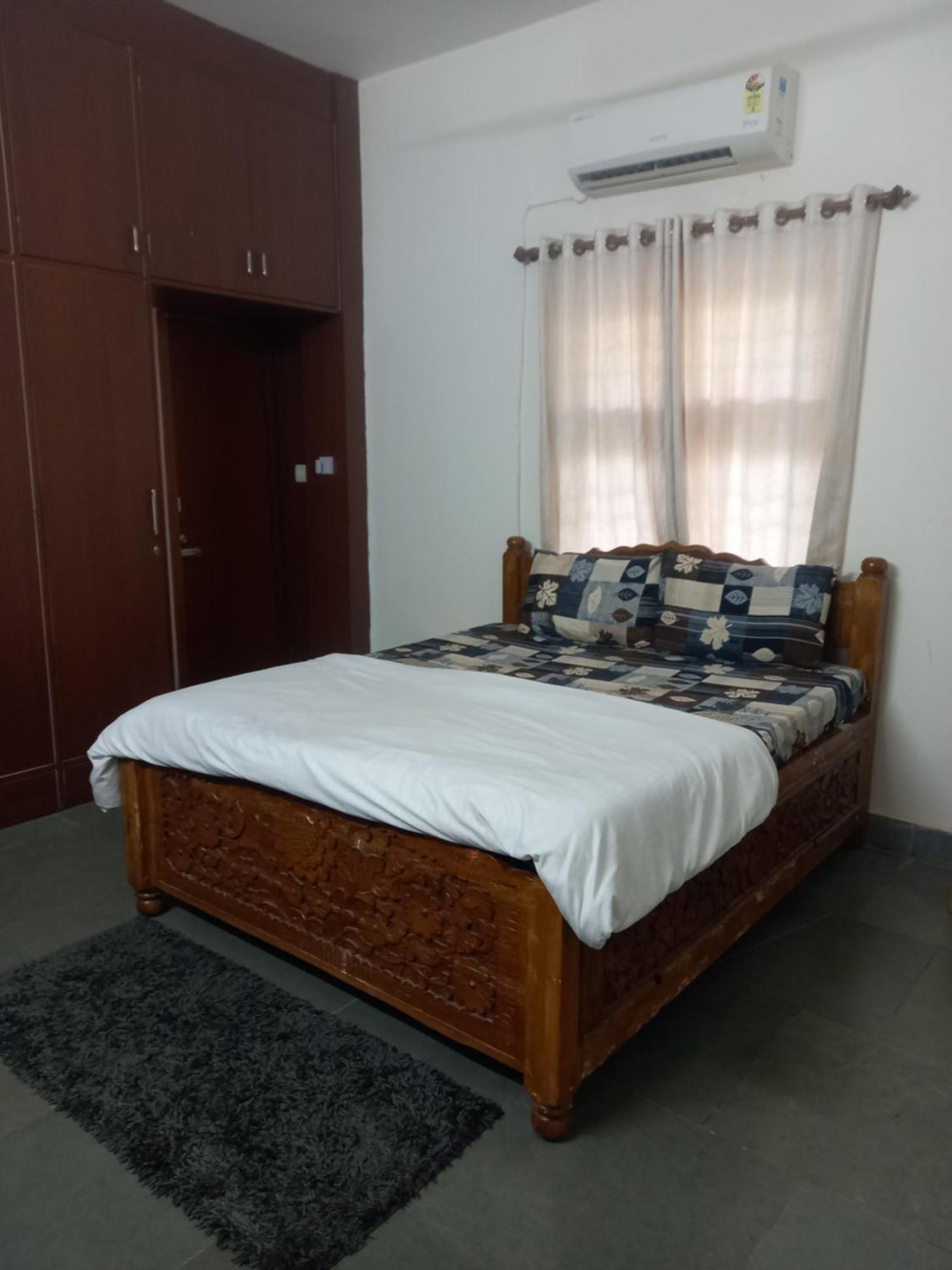The English Gaon 4 Bhk Бхопал Экстерьер фото